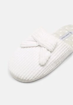 Anna Field Pantofole - White 17 Anna Field Pantofole - White -Anna Field 386b1eb60b784feaa9d45f9f92882b22